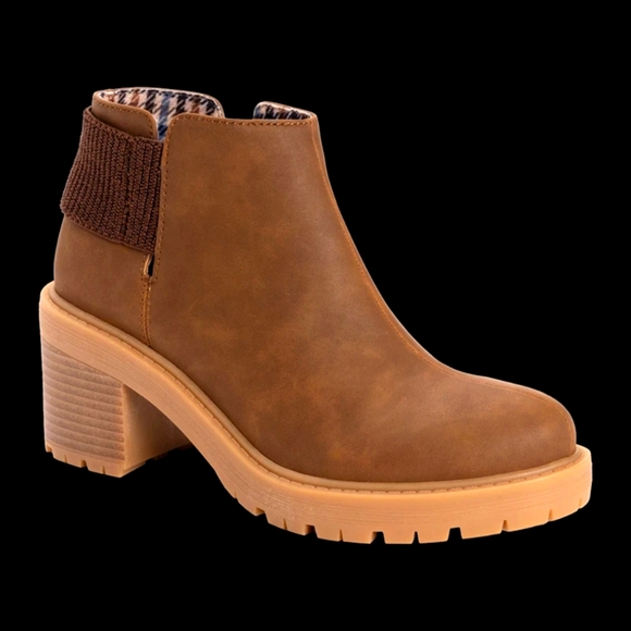 MUK LUKS Lucy Lula Boot - Picture 2 of 4